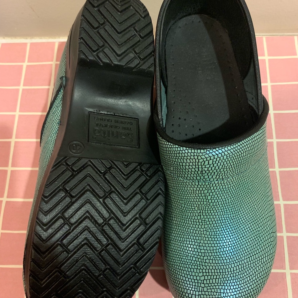 Sanita clogs